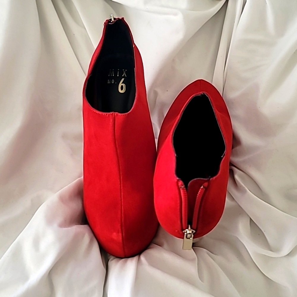 Heeled bootie